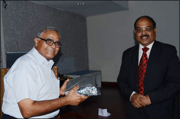 Dr. Madan Gulati receiving the Certificate and award from the Chief Guest at the Seminar on PCOS at PGIMER Chandigarh on 21st September 2017