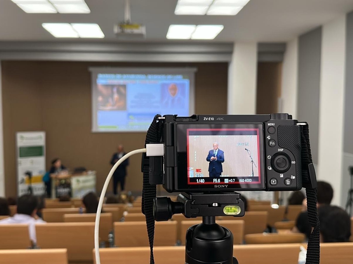 Dr. Vikram Chauhan's Seminar on Ayurveda in Prague, Czech Republic, Europe